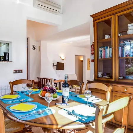 Villa Binibequer Vell Sleeps 6 Pool Air Con Wifi *